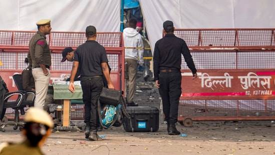 UK Issues Travel Advisory After Delhi Red Fort Car Blast