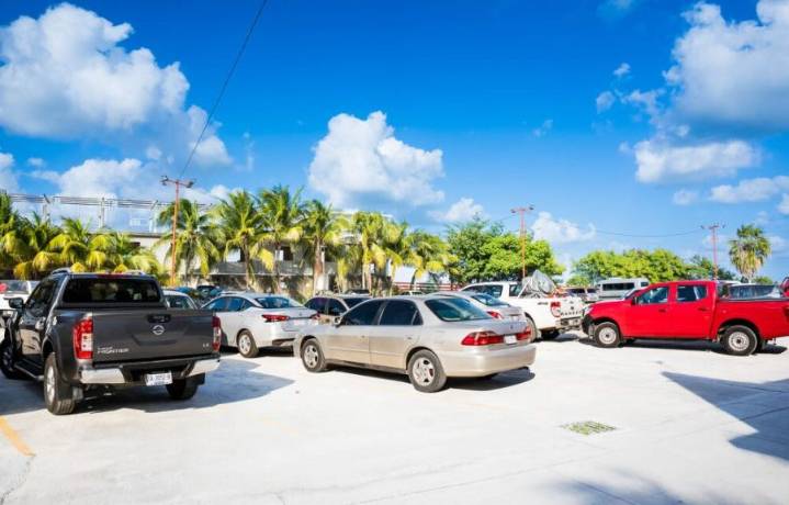 Preparan un aumento en los costos de estacionamiento en Cancún