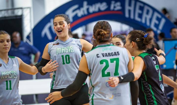 Categoría senior femenino: así arrancó la séptima edicion de la Copa Buzzer Beater de voleibol escolar