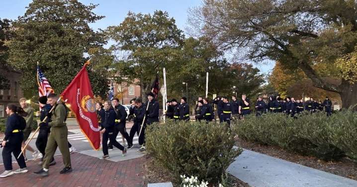 Honoring those who served: NC State's continues annual traditional with sunrise Veterans Day run  :: WRAL.com
