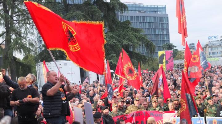 Albania clama contra La Haya