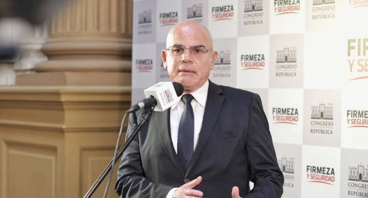 Premier sobre delito de revelación de información reservada: Está establecido para los funcionarios, no opera para la prensa