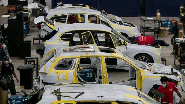 Producción y exportación de autos siguen a la baja en octubre