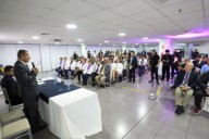 Ministro Quiroz reafirma compromiso de garantizar atención con trato humano al paciente