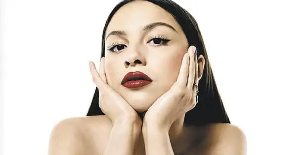 OLIVIA RODRIGO INDIGNADA