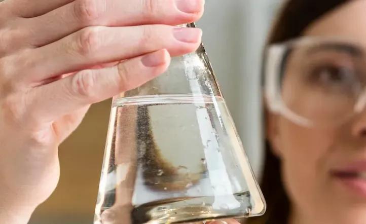 Arsénico en el agua: cuáles son los distritos bonaerenses en alerta y por qué crece la preocupación por la calidad del consumo