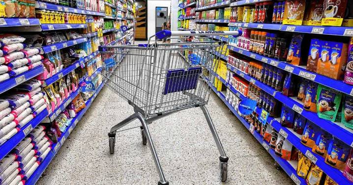 El acumulado de ventas minoristas se mantiene positivo en un 4,2%, pese a la baja del último mes