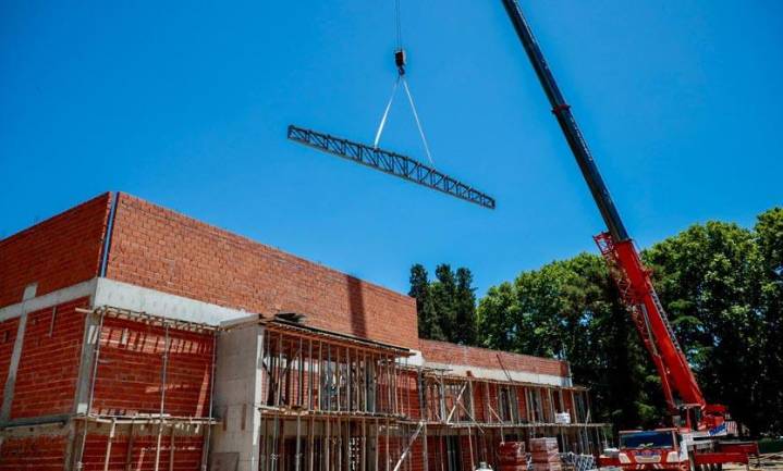 Un paso más en la construcción del nuevo edificio de la Universidad Nacional d