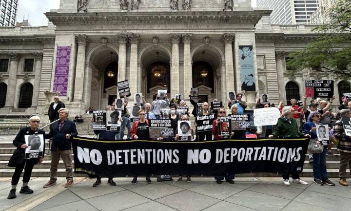 Un tribunal de apelaciones rechaza la deportación rápida de migrantes de la Administración Trump