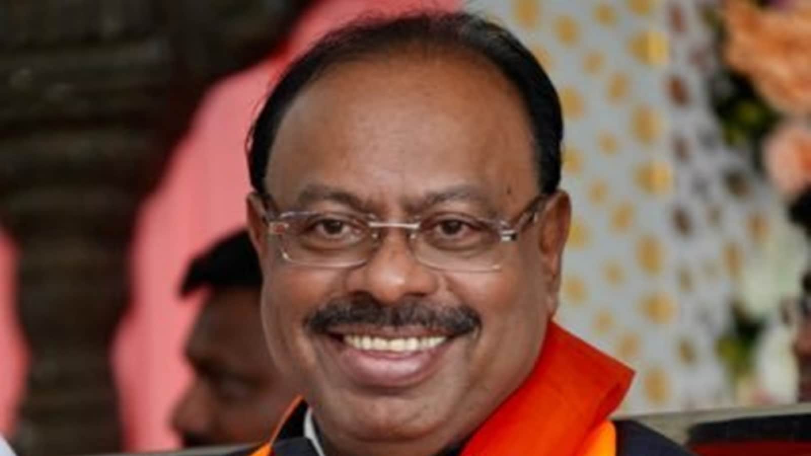 Revenue Minister announces zero-cost land conversion for wives of martyrs