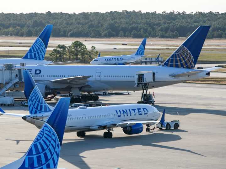 Las cancelaciones diarias de vuelos en Estados Unidos superan las 2.000 por primera vez desde el inicio de recortes por el cierre del gobierno