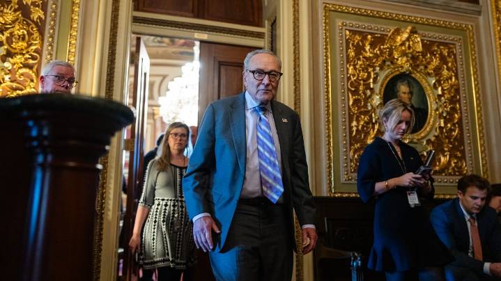 Emboldened Democrats push to prolong government shutdown