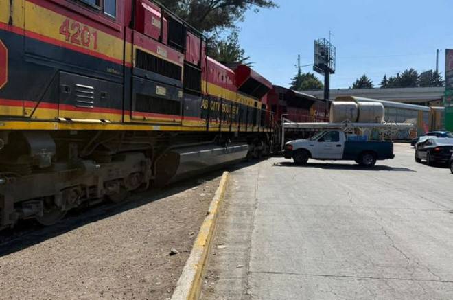 Video: ¡Precaución! Se descarrila tren en Toluca