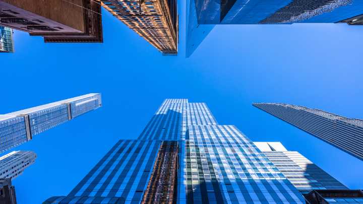 Millonarios en NY obtendrán US$12 000 millones en recortes