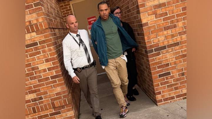 Florida man admits to stabbing victim with make-shift weapon he slept with: LWPD