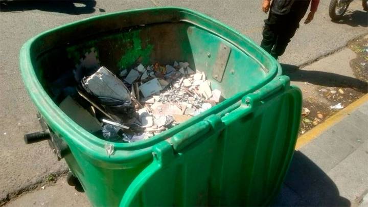 Se advierte a los vecinos realizar un uso responsable de los contenedores de residuos