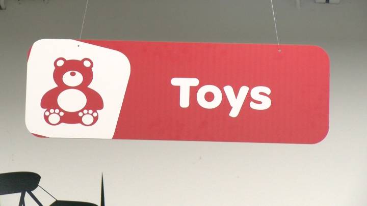 Lincoln toy store owner working to keep holiday cheer higher than the prices