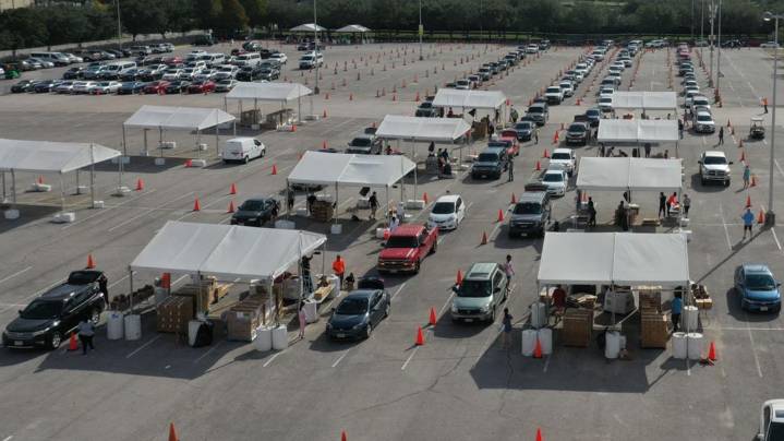 Houston Food Bank steps up with special distributions amid ongoing government shutdown