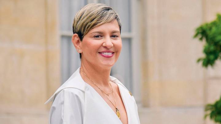 Verónica Alcocer vive rodeada de millonarios y clubes privados en Suecia tras sanciones de EE. UU., revela informe