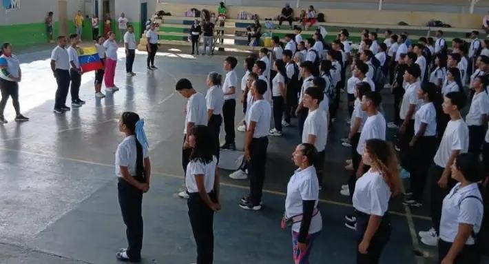 En el Liceo Inces Falcón celebraron el día del Estudiante con jornada deportiva