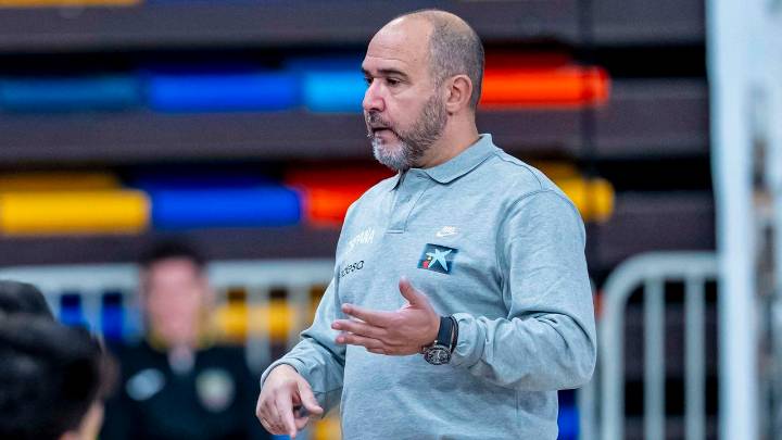 Chus Mateo comienza su andadura con la selección española de baloncesto