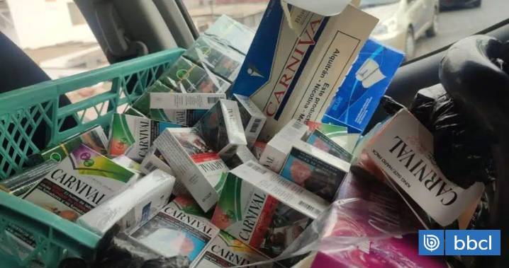 Antofagasta: comerciante ilegal huye de fiscalización y abandona más de 8 mil cigarros de contrabando