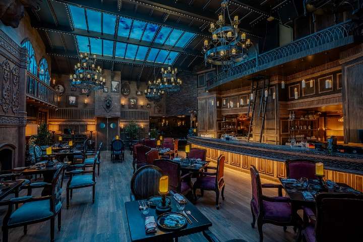 Mumbai Food Guide: Inside Lower Parel's New Immersive Restaurant Luna Et Sol That's Taking Over Every Instagram Reel