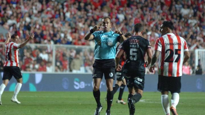 Eduardo Ramenzoni apuntó contra Darío Herrera: "Fue un papelón para favorecer a Barracas Central"