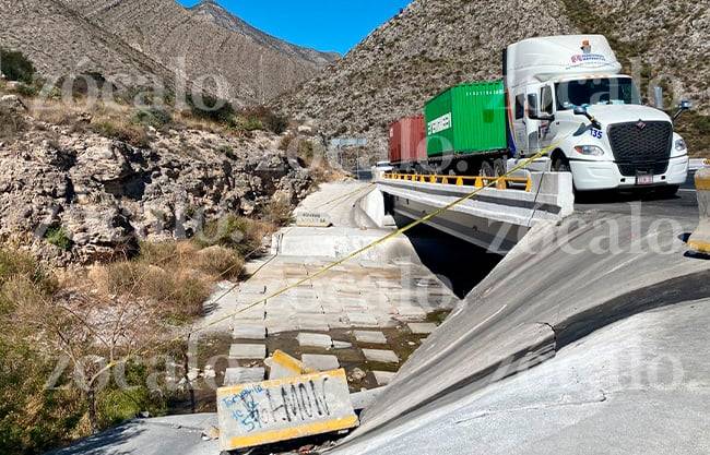 Descuido le cobra la vida a copiloto de trailero en ‘Los Chorros’; hombre cae accidente seis metros