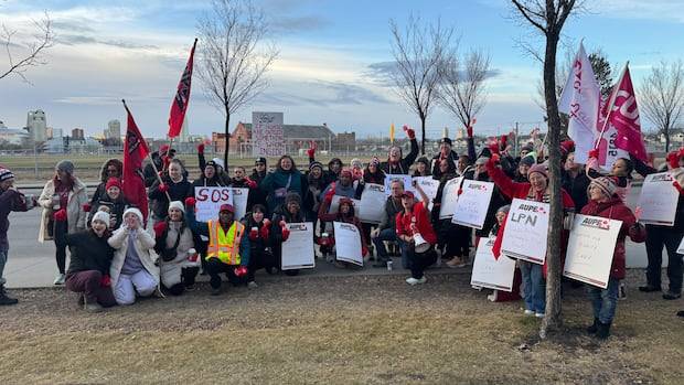 Strike averted for Alberta nursing-care workers after last