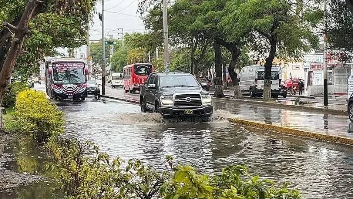 Trujillo, bajo el agua: calles de la ciudad amanecieron inundadas tras fuertes lluvias [VIDEO]