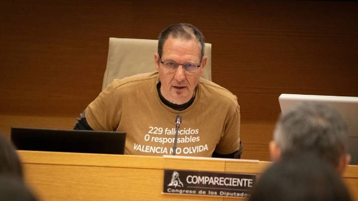 Víctimas de la dana responsabilizan también a Sánchez de la "nefasta" gestión e instan a un pacto de Estado ante catástrofes