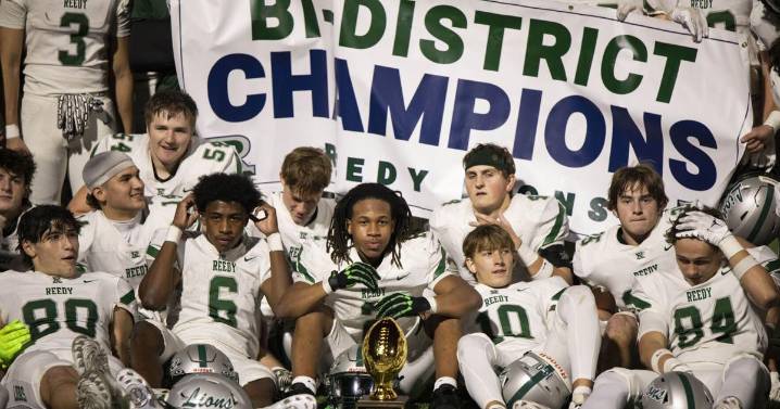 Reedy football advances to area round by shutting down electric Creekview offense