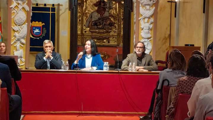 El Sindicato de Abogados Venia apoya la reivindicación del tren de proximidad Huesca
