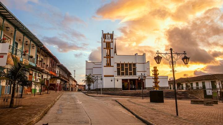 Este es uno de los pueblos más icónicos de la arquitectura antioqueña; a 3 horas de Medellín