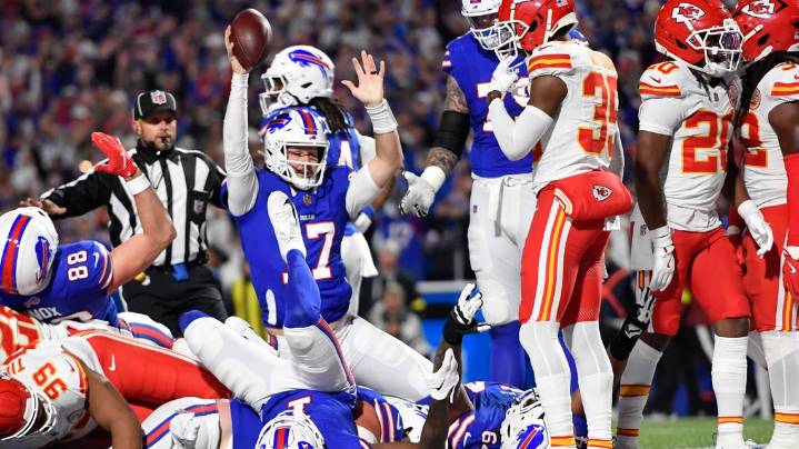 Allen has 3 TDs and Bills use sturdy defense to top Mahomes and Chiefs 28