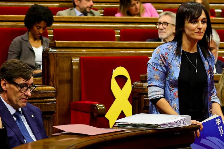 La sacudida de Sílvia Orriols en las encuestas reactiva las teorías conspirativas del independentismo sobre el CNI en Cataluña