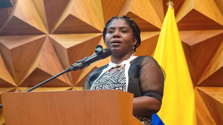 Francia Márquez reacciona a sanción del CNE a la campaña Petro: 'La oposición está desesperada buscando cómo detener la continuidad del cambio'