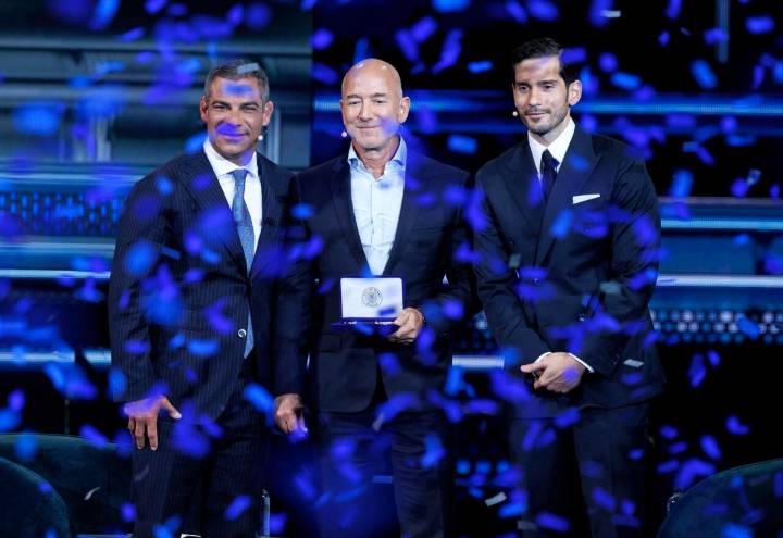 Jeff Bezos busca construir centros de datos en el espacio con su empresa Blue Origin