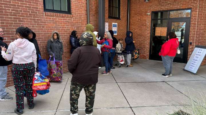 More CT residents rely on food pantries due to SNAP uncertainty