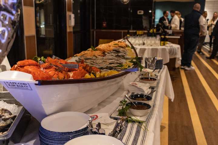 Mouse spotted at Legal Sea Foods: Boston restaurant fails 2025 health inspection