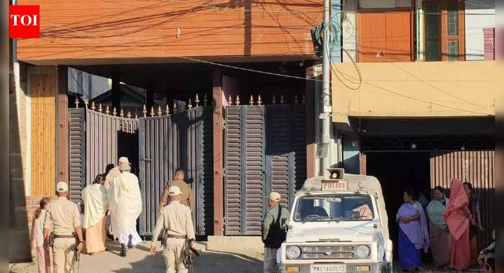 ‘Clothes torn’: Marine engineer’s wife ‘strip-searched’ at Lucknow shop; shopkeeper alleges she stole 40 plates