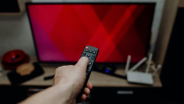 ¿Cuánto consume realmente tu tele en modo reposo? El gasto fantasma del hogar digital