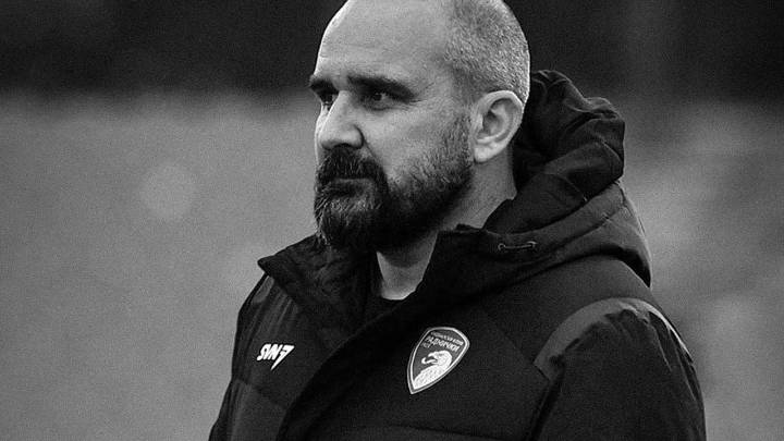 Muere Mladen Zizovic, entrenador del Radnički 1923, tras sufrir un infarto en pleno partido