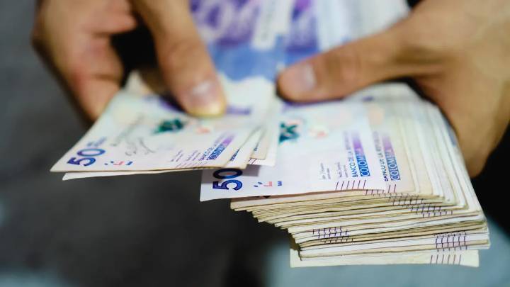 ¿Otra vez sin plata en diciembre? La psicología explica por qué te pasa