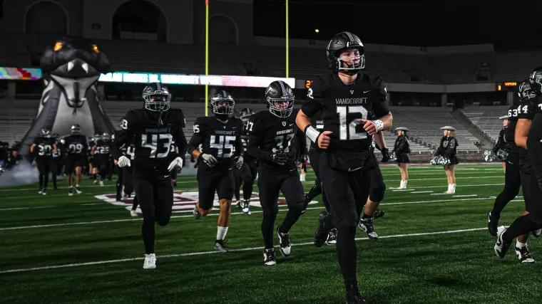Austin Vandegrift (TX) defeats San Antonio Brandeis (TX) 37-7: Live updates, score of Thursday night 6A Division II area round clash