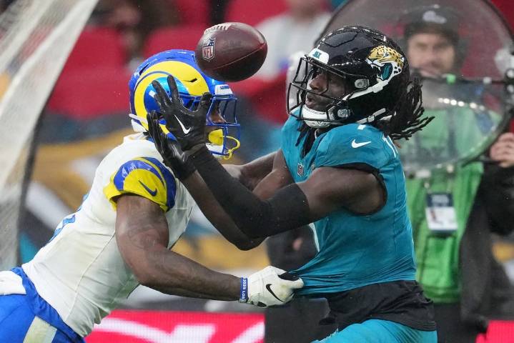 Deadspin | Jaguars WR Brian Thomas Jr. (ankle) ruled out vs. Texans