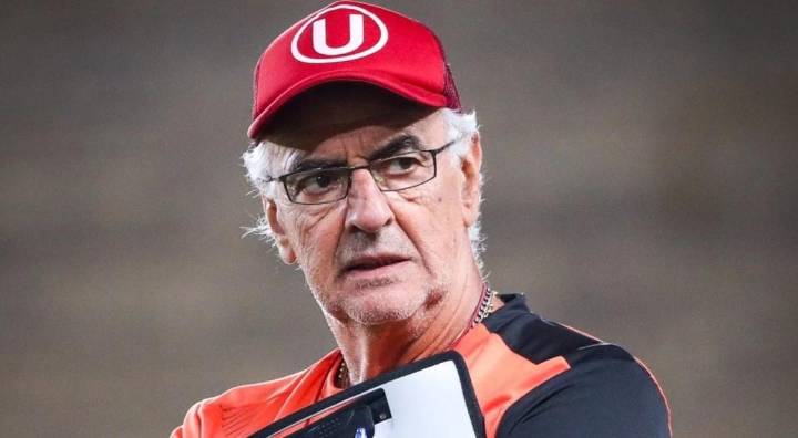 Se reveló la verdadera razón por qué Jorge Fossati puede dejar Universitario: "Distancia..."