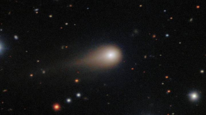 El intenso brillo del nuevo y extraño cometa interestelar desconcierta a los científicos