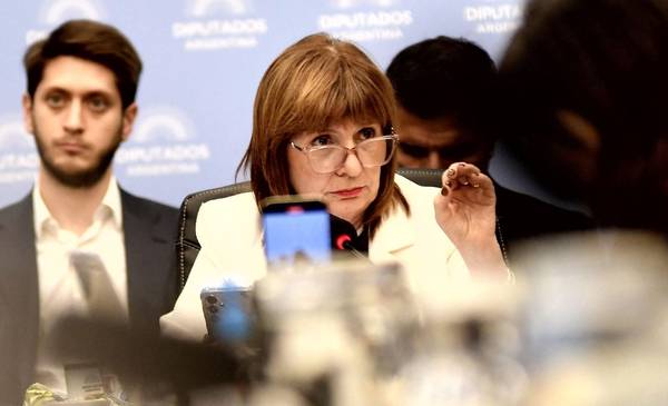 Bullrich activa contactos en el Senado con dialogiostas y LLA apunta a un interbloque